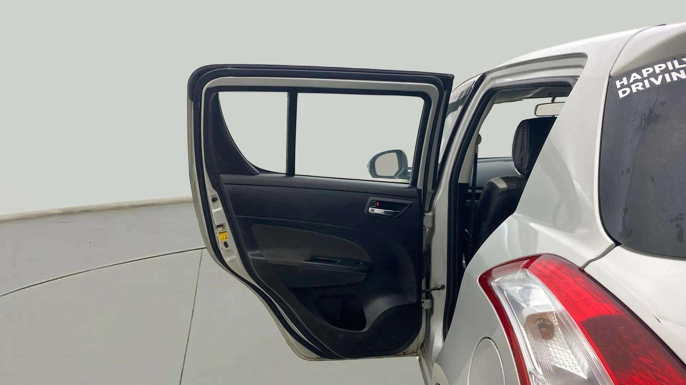 2017 Maruti Swift VXI, CNG, Manual, 62,168 km, LHS Rear Door