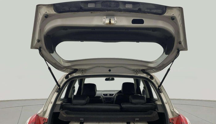2017 Maruti Swift VXI, CNG, Manual, 62,168 km, Boot Door Open