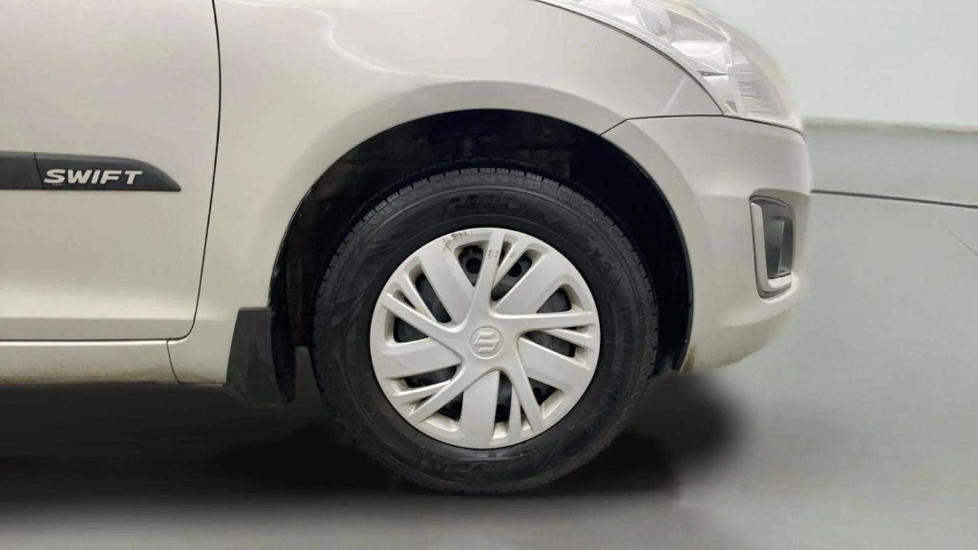 2017 Maruti Swift VXI, CNG, Manual, 62,168 km, Right Front Wheel