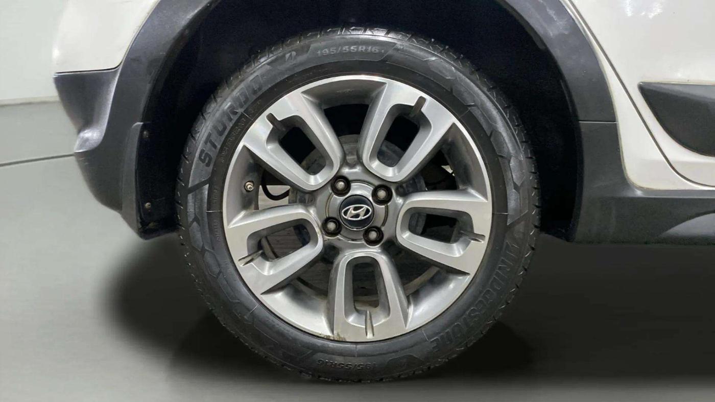 2018 Hyundai i20 Active 1.2 SX, Petrol, Manual, 62,635 km, Right Rear Wheel