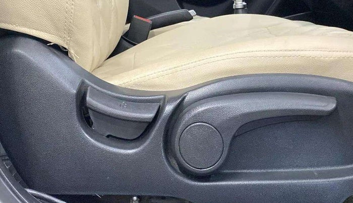 2018 Hyundai i20 Active 1.2 SX, Petrol, Manual, 62,635 km, Driver Side Adjustment Panel