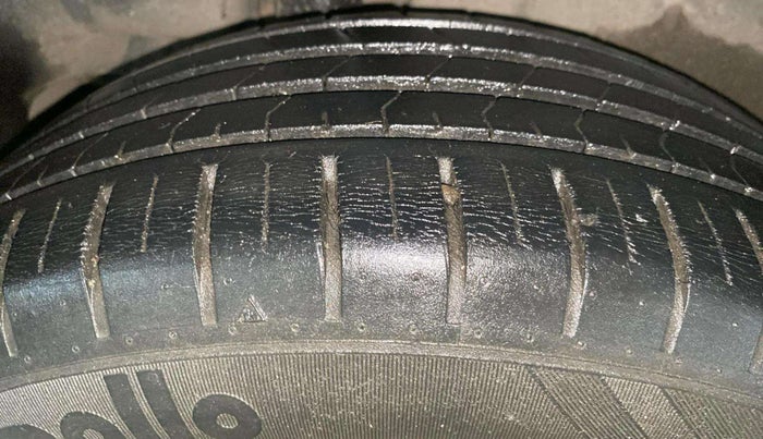 2019 Maruti Ciaz ALPHA 1.5 SHVS PETROL, Petrol, Manual, 51,661 km, Right Rear Tyre Tread