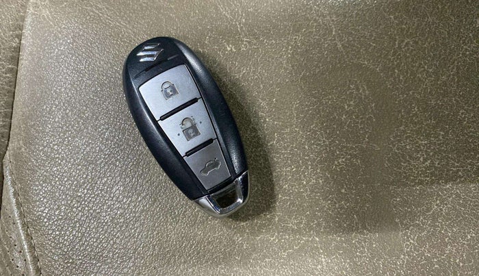 2019 Maruti Ciaz ALPHA 1.5 SHVS PETROL, Petrol, Manual, 51,661 km, Key Close Up