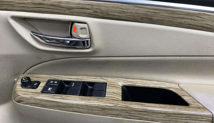 2019 Maruti Ciaz ALPHA 1.5 SHVS PETROL, Petrol, Manual, 51,661 km, Driver Side Door Panels Control