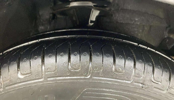 2013 Hyundai i10 SPORTZ 1.2 AT, Petrol, Automatic, 88,423 km, Right Front Tyre Tread