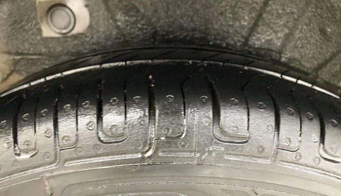 2013 Hyundai i10 SPORTZ 1.2 AT, Petrol, Automatic, 88,423 km, Right Rear Tyre Tread