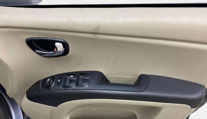 2013 Hyundai i10 SPORTZ 1.2 AT, Petrol, Automatic, 88,423 km, Driver Side Door Panels Control