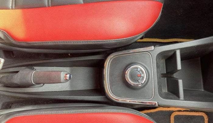 2019 Renault Kwid RXT 1.0 AMT (O), Petrol, Automatic, 36,775 km, Gear Lever