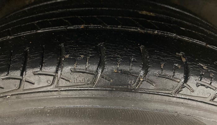 2021 Maruti Ertiga VXI SHVS, Petrol, Manual, 1,09,947 km, Right Front Tyre Tread