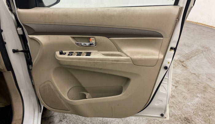 2021 Maruti Ertiga VXI SHVS, Petrol, Manual, 1,09,947 km, Driver Side Door Panels Control