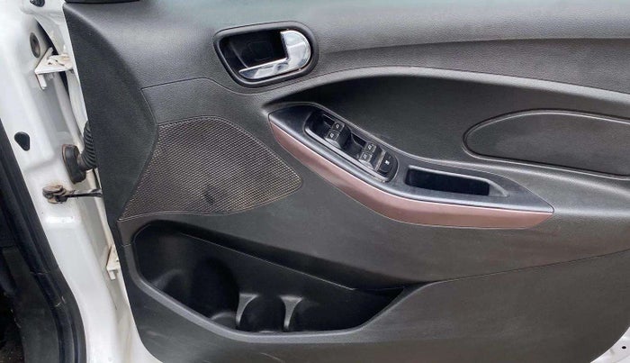 2020 Ford FREESTYLE TITANIUM 1.5 DIESEL, Diesel, Manual, 81,603 km, Driver Side Door Panels Control
