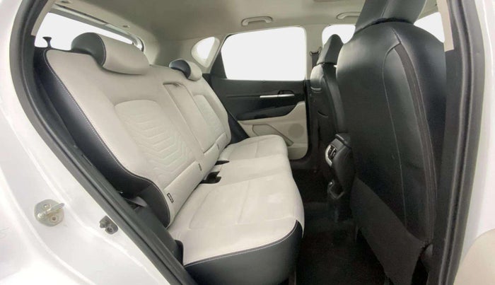 2022 KIA SONET HTX 1.5 AT, Diesel, Automatic, 69,252 km, Right Side Rear Door Cabin