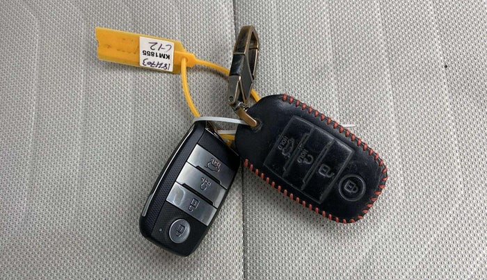 2022 KIA SONET HTX 1.5 AT, Diesel, Automatic, 69,252 km, Key Close Up