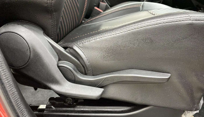 2023 Maruti Swift ZXI PLUS AMT DUAL TONE, Petrol, Automatic, 17,840 km, Driver Side Adjustment Panel