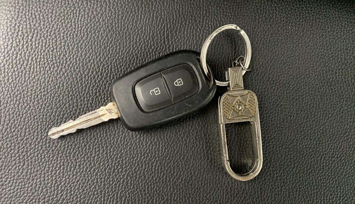 2021 Renault TRIBER RXT, Petrol, Manual, 55,363 km, Key Close Up