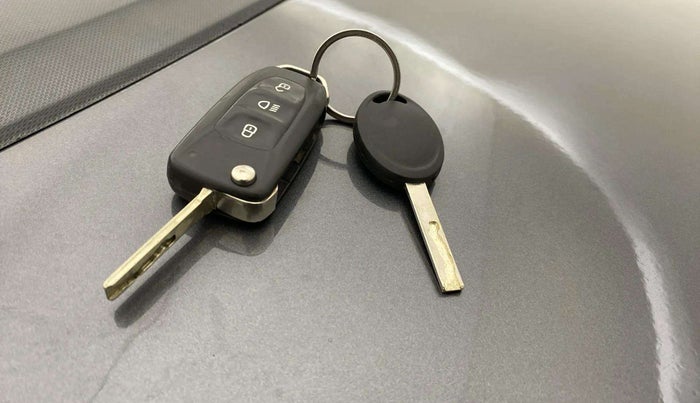 2022 Tata Tiago XZ PLUS CNG, CNG, Manual, 54,724 km, Key Close Up