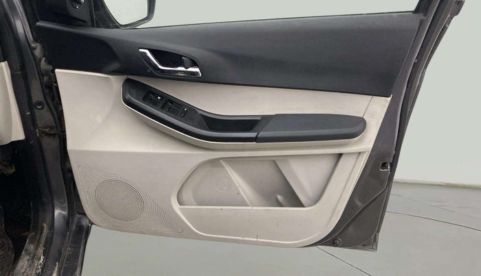 2022 Tata Tiago XZ PLUS CNG, CNG, Manual, 54,724 km, Driver Side Door Panels Control
