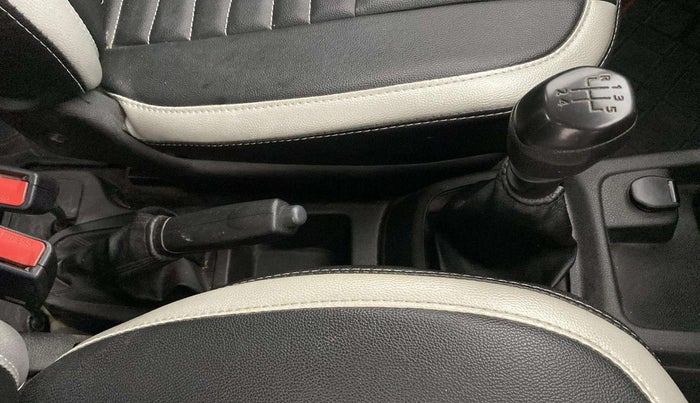 2017 Renault Kwid RXT 1.0 (O), Petrol, Manual, 71,623 km, Gear Lever