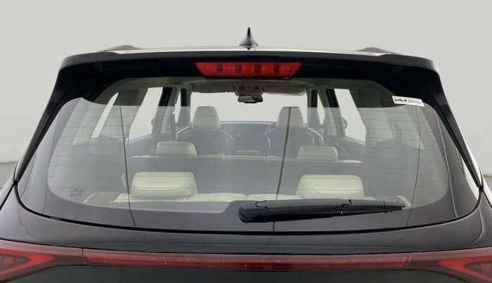 2022 KIA CARENS LUXURY PLUS 1.4 PETROL 7 STR, Petrol, Manual, 28,902 km, Rear Windshield