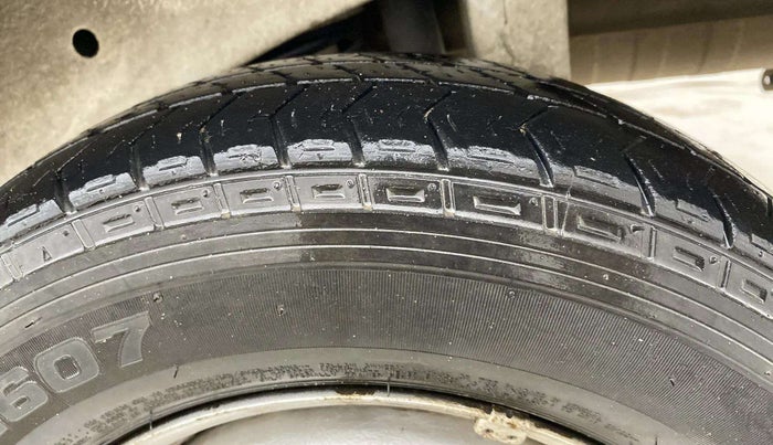 2019 Maruti Eeco 5 STR WITH A/C+HTR, CNG, Manual, 50,404 km, Left Rear Tyre Tread