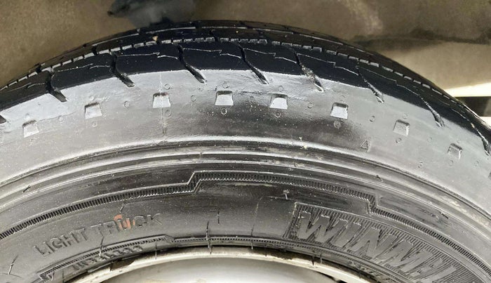 2019 Maruti Eeco 5 STR WITH A/C+HTR, CNG, Manual, 50,404 km, Right Front Tyre Tread