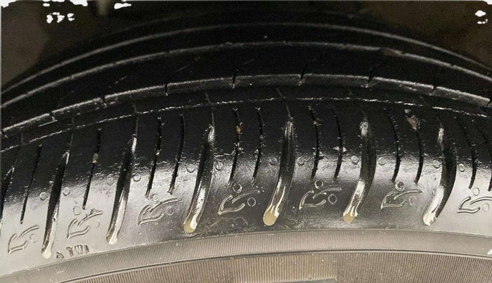 2021 Hyundai VENUE SX 1.0 TURBO, Petrol, Manual, 17,953 km, Left Front Tyre Tread