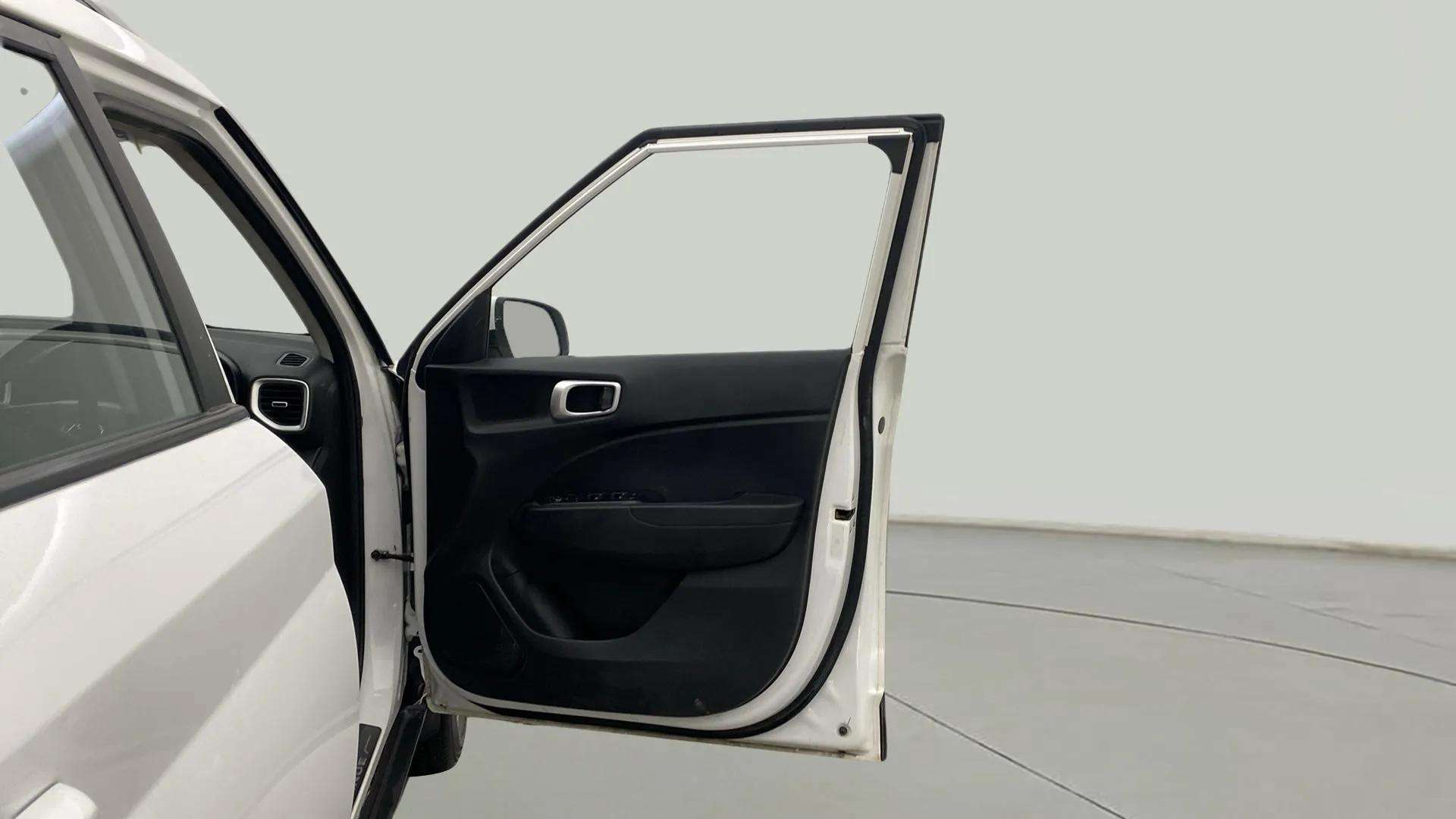 RHS-Front-Door-Open-32