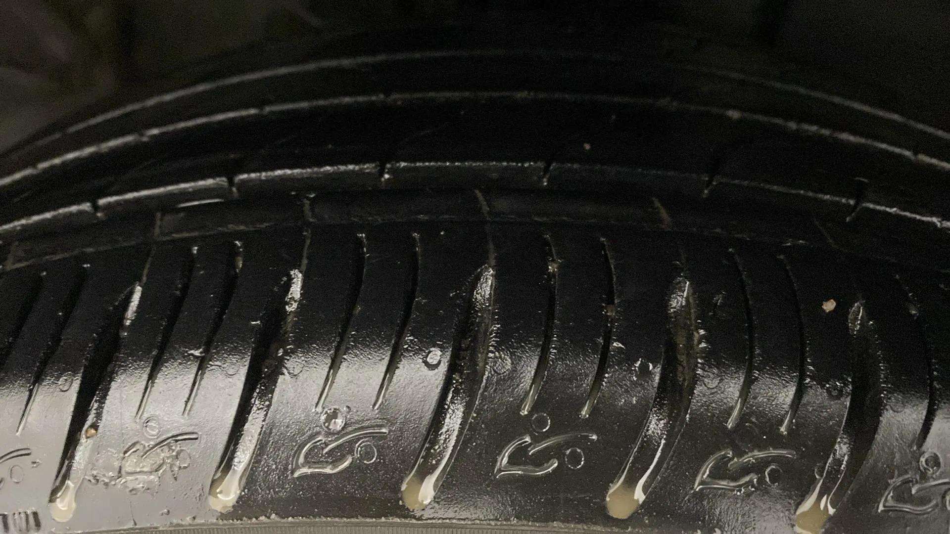 RHS-Front-Tyre-Tread-18