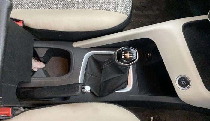 2022 Nissan MAGNITE XV TURBO, Petrol, Manual, 46,445 km, Gear Lever