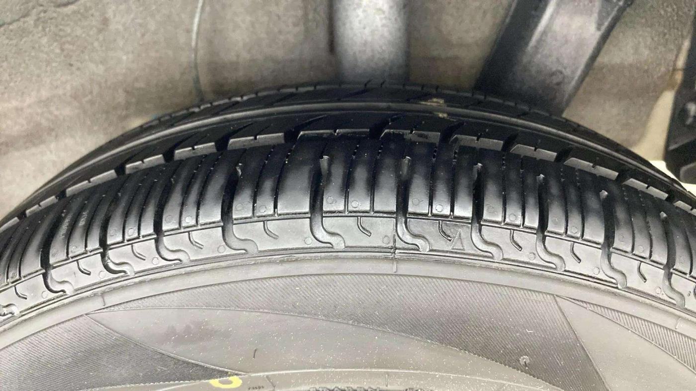 2023 Hyundai GRAND I10 NIOS MAGNA 1.2 KAPPA VTVT, Petrol, Manual, 26,119 km, Left Rear Tyre Tread