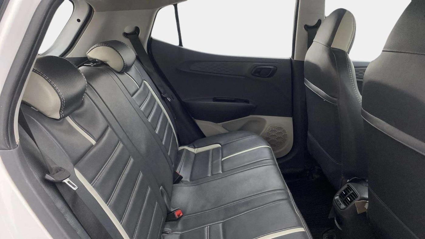 2023 Hyundai GRAND I10 NIOS MAGNA 1.2 KAPPA VTVT, Petrol, Manual, 26,119 km, Right Side Rear Door Cabin