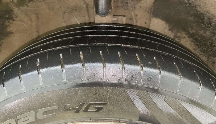 2021 Hyundai VENUE S 1.2, Petrol, Manual, 69,014 km, Right Front Tyre Tread