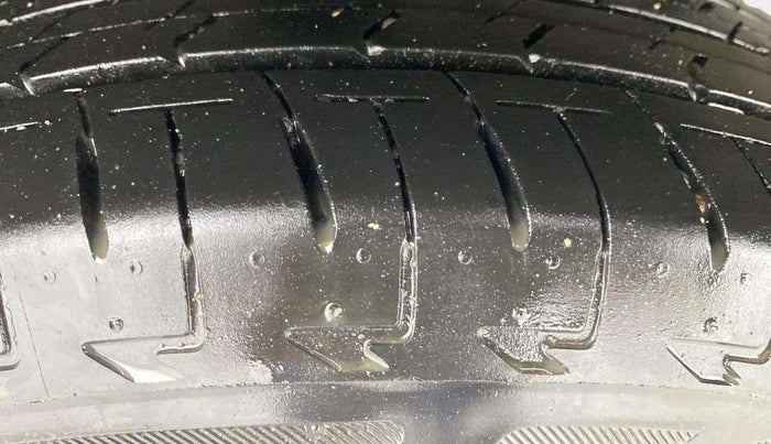 2017 Maruti Celerio ZXI AMT, Petrol, Automatic, 66,711 km, Right Rear Tyre Tread