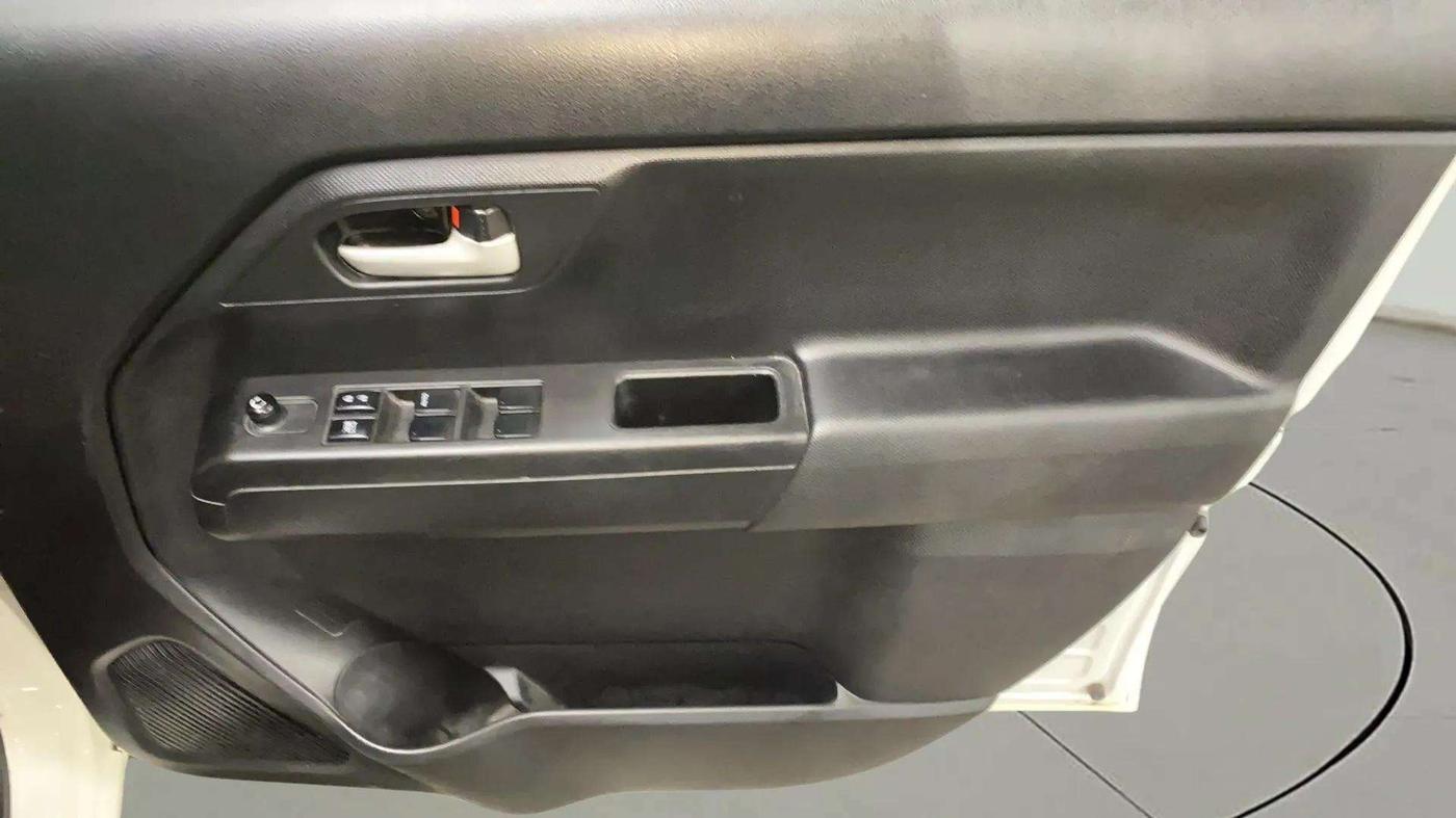 2020 Maruti New Wagon-R VXI 1.2, Petrol, Manual, 42,070 km, Driver Side Door Panels Control