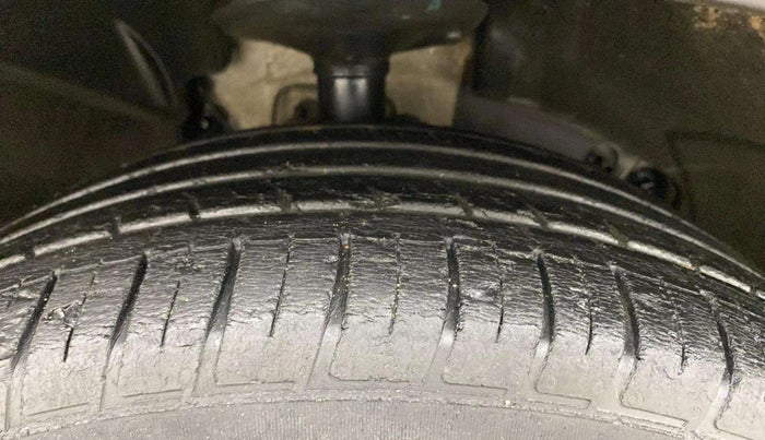 2019 Nissan Kicks XL DIESEL, Diesel, Manual, 36,708 km, Right Front Tyre Tread