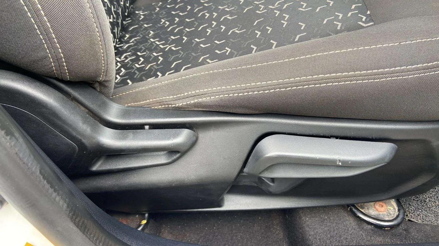 2020 Tata Tiago XZ PLUS PETROL, Petrol, Manual, 42,074 km, Driver Side Adjustment Panel