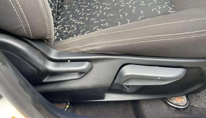 2020 Tata Tiago XZ PLUS PETROL, Petrol, Manual, 42,029 km, Driver Side Adjustment Panel