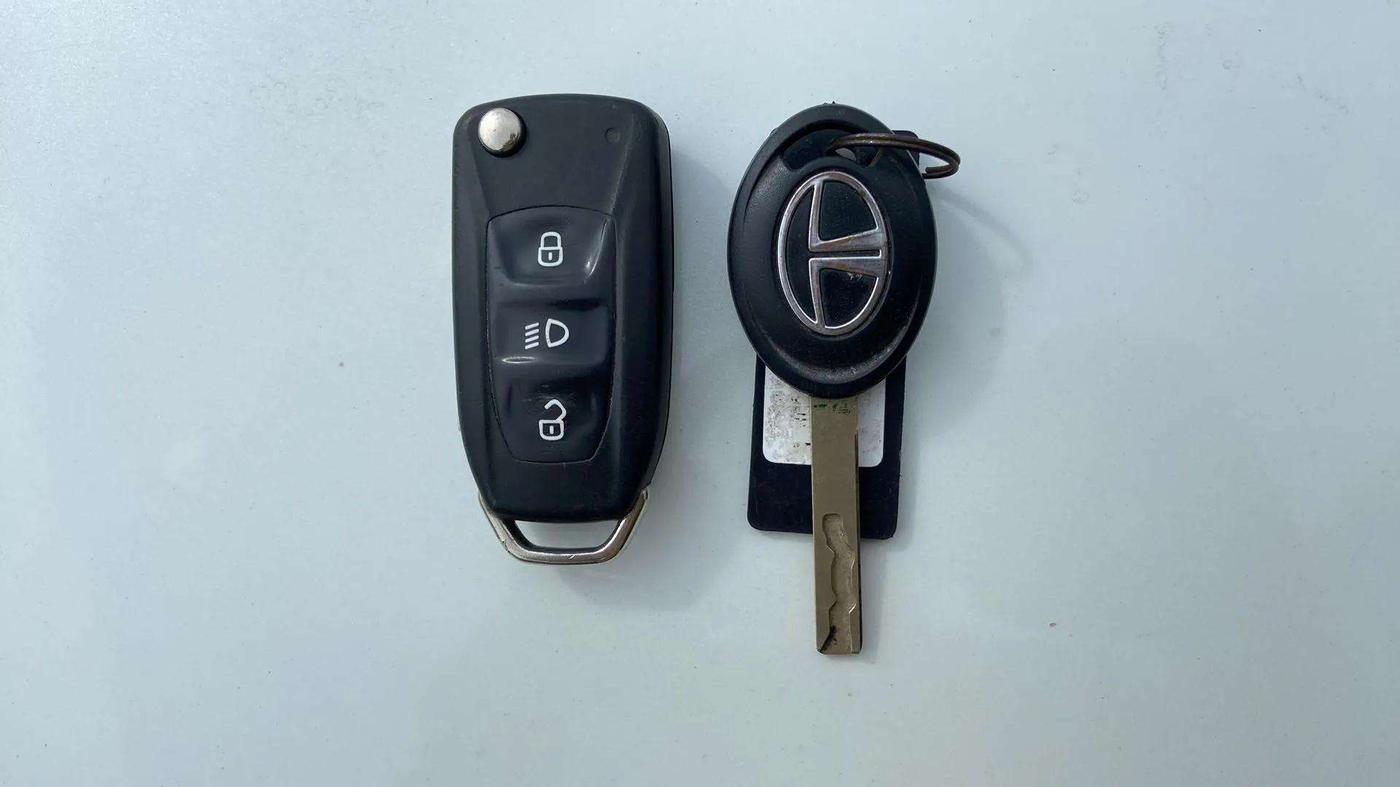2020 Tata Tiago XZ PLUS PETROL, Petrol, Manual, 42,074 km, Key Close Up