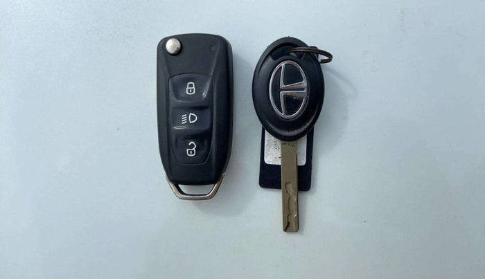 2020 Tata Tiago XZ PLUS PETROL, Petrol, Manual, 42,029 km, Key Close Up