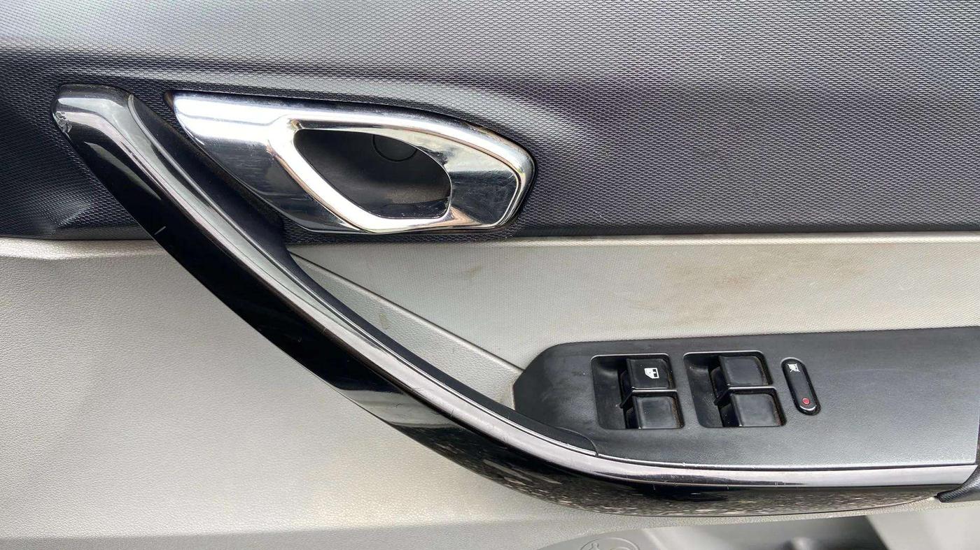 2020 Tata Tiago XZ PLUS PETROL, Petrol, Manual, 42,074 km, Driver Side Door Panels Control
