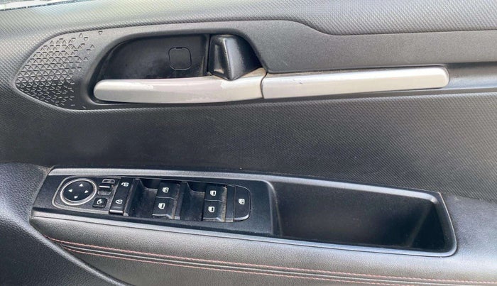 2022 KIA SONET GTX PLUS 1.0 IMT, Petrol, Manual, 31,381 km, Driver Side Door Panels Control