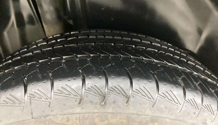 2023 Maruti Grand Vitara ALPHA SMART HYBRID ALLGRIP, Petrol, Manual, 77,233 km, Right Rear Tyre Tread