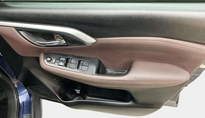2023 Maruti Grand Vitara ALPHA SMART HYBRID ALLGRIP, Petrol, Manual, 77,233 km, Driver Side Door Panels Control