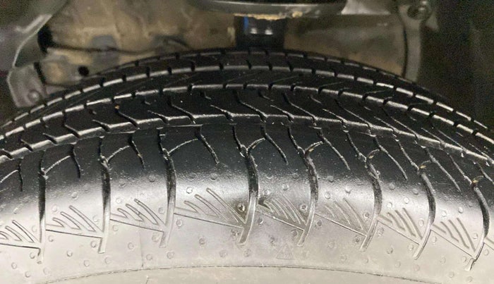2023 Maruti Grand Vitara ALPHA SMART HYBRID ALLGRIP, Petrol, Manual, 77,233 km, Left Front Tyre Tread