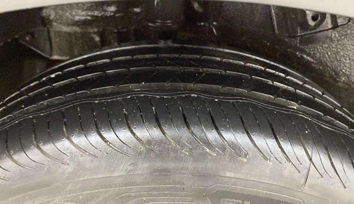 2020 Tata NEXON XMA PETROL, Petrol, Automatic, 70,412 km, Right Rear Tyre Tread