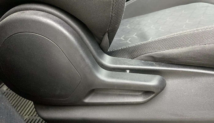 2020 Tata NEXON XMA PETROL, Petrol, Automatic, 70,412 km, Driver Side Adjustment Panel