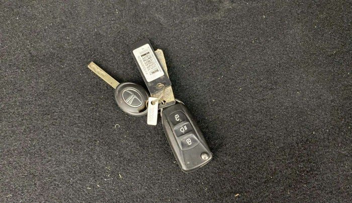 2020 Tata NEXON XMA PETROL, Petrol, Automatic, 70,412 km, Key Close Up