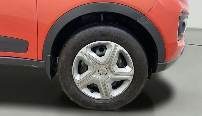 2020 Tata NEXON XMA PETROL, Petrol, Automatic, 70,412 km, Right Front Wheel