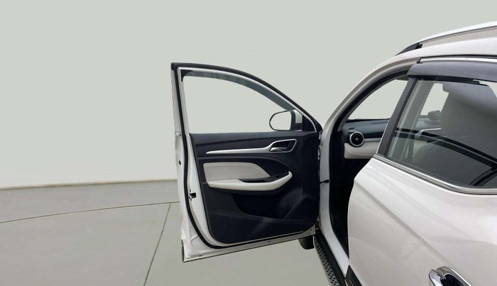 2021 MG ASTOR SAVVY 1.5 CVT, Petrol, Automatic, 45,110 km, LHS Front Door