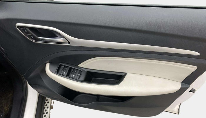 2021 MG ASTOR SAVVY 1.5 CVT, Petrol, Automatic, 45,110 km, Driver Side Door Panels Control